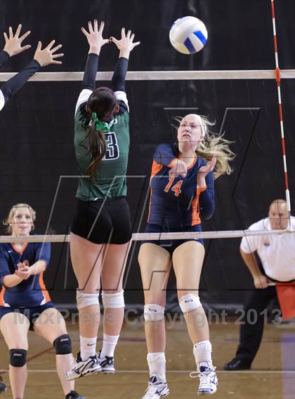 Thumbnail 3 in Carson vs. Cardinal Gibbons (NCHSAA 3A Final) photogallery.
