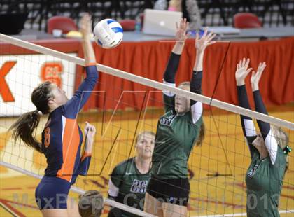 Thumbnail 3 in Carson vs. Cardinal Gibbons (NCHSAA 3A Final) photogallery.