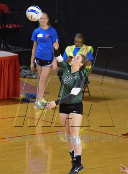 Thumbnail 1 in Carson vs. Cardinal Gibbons (NCHSAA 3A Final) photogallery.