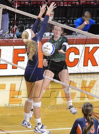 Thumbnail 3 in Carson vs. Cardinal Gibbons (NCHSAA 3A Final) photogallery.