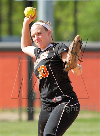 Thumbnail 1 in Jackson vs Lansing Everett photogallery.