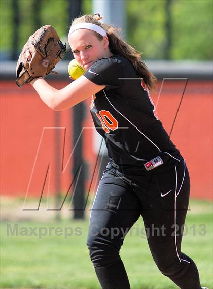 Thumbnail 3 in Jackson vs Lansing Everett photogallery.