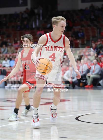 Thumbnail 2 in Manti vs. Grantsville (UHSAA 3A Semifinal) photogallery.