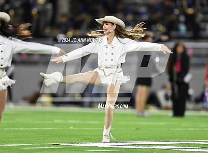 Thumbnail 2 in Klein Collins vs. Cypress Woods (UIL 6A Football Bi-District Playoff) photogallery.