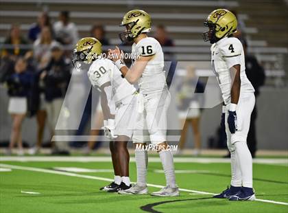 Thumbnail 2 in Klein Collins vs. Cypress Woods (UIL 6A Football Bi-District Playoff) photogallery.