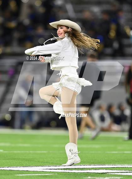 Thumbnail 1 in Klein Collins vs. Cypress Woods (UIL 6A Football Bi-District Playoff) photogallery.