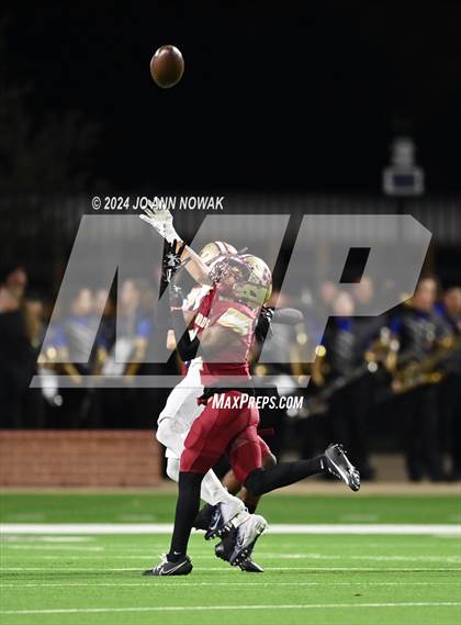 Thumbnail 1 in Klein Collins vs. Cypress Woods (UIL 6A Football Bi-District Playoff) photogallery.