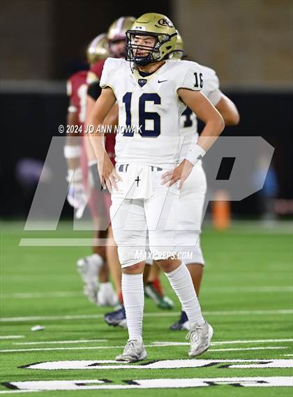 Thumbnail 2 in Klein Collins vs. Cypress Woods (UIL 6A Football Bi-District Playoff) photogallery.