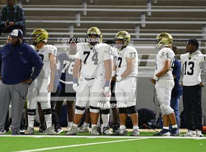 Thumbnail 3 in Klein Collins vs. Cypress Woods (UIL 6A Football Bi-District Playoff) photogallery.