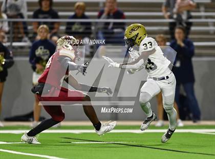 Thumbnail 2 in Klein Collins vs. Cypress Woods (UIL 6A Football Bi-District Playoff) photogallery.