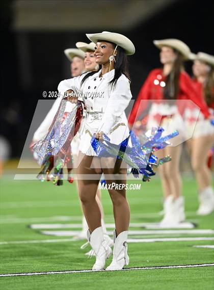 Thumbnail 2 in Klein Collins vs. Cypress Woods (UIL 6A Football Bi-District Playoff) photogallery.
