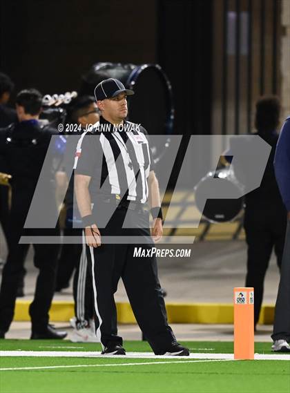Thumbnail 2 in Klein Collins vs. Cypress Woods (UIL 6A Football Bi-District Playoff) photogallery.