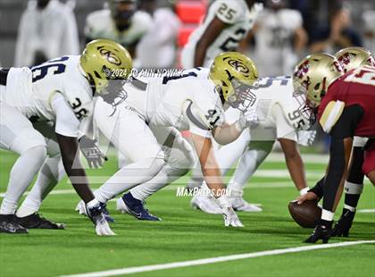 Thumbnail 2 in Klein Collins vs. Cypress Woods (UIL 6A Football Bi-District Playoff) photogallery.