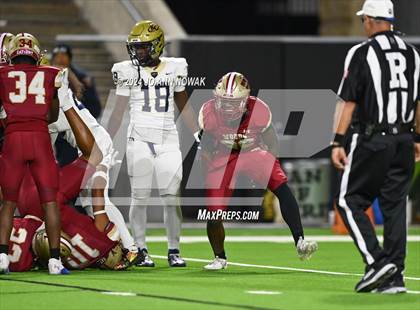 Thumbnail 3 in Klein Collins vs. Cypress Woods (UIL 6A Football Bi-District Playoff) photogallery.