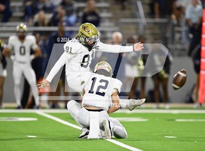 Thumbnail 2 in Klein Collins vs. Cypress Woods (UIL 6A Football Bi-District Playoff) photogallery.