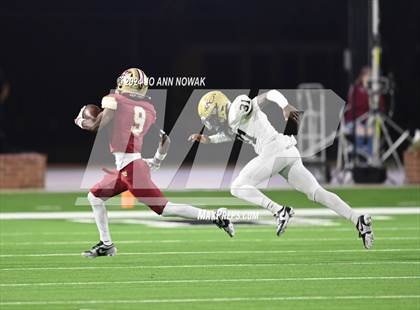 Thumbnail 1 in Klein Collins vs. Cypress Woods (UIL 6A Football Bi-District Playoff) photogallery.