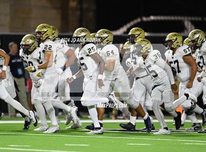 Thumbnail 1 in Klein Collins vs. Cypress Woods (UIL 6A Football Bi-District Playoff) photogallery.