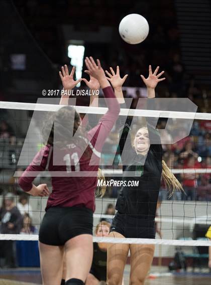 Thumbnail 3 in Fossil Ridge vs. Chatfield (CHSAA 5A Tie Breaker) photogallery.