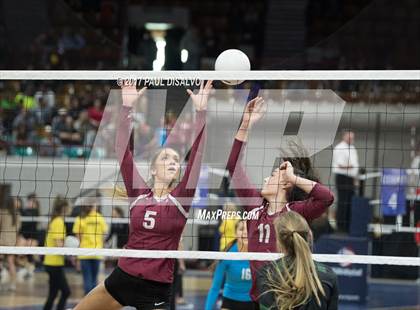 Thumbnail 1 in Fossil Ridge vs. Chatfield (CHSAA 5A Tie Breaker) photogallery.