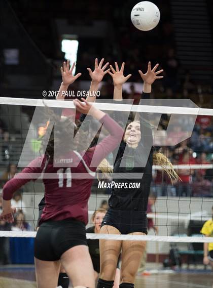 Thumbnail 1 in Fossil Ridge vs. Chatfield (CHSAA 5A Tie Breaker) photogallery.