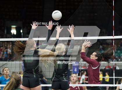 Thumbnail 2 in Fossil Ridge vs. Chatfield (CHSAA 5A Tie Breaker) photogallery.