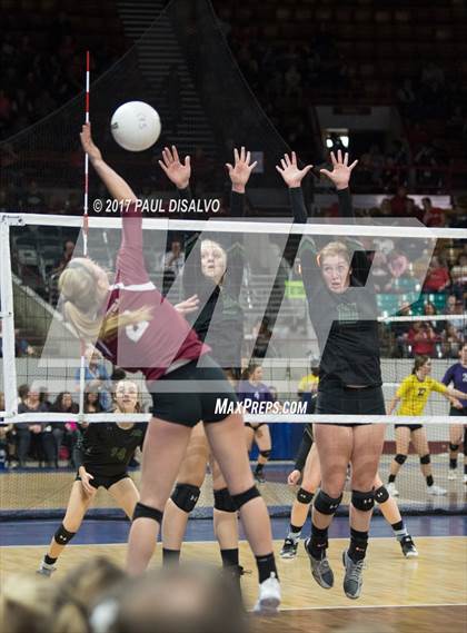 Thumbnail 2 in Fossil Ridge vs. Chatfield (CHSAA 5A Tie Breaker) photogallery.