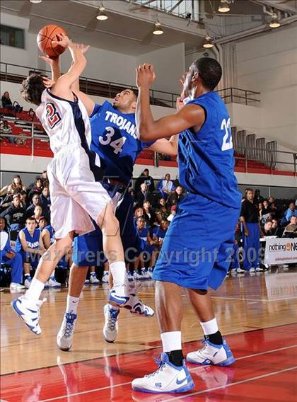 Thumbnail 3 in Lutheran vs. Brentwood (2009 Pangos Dream Classic) photogallery.