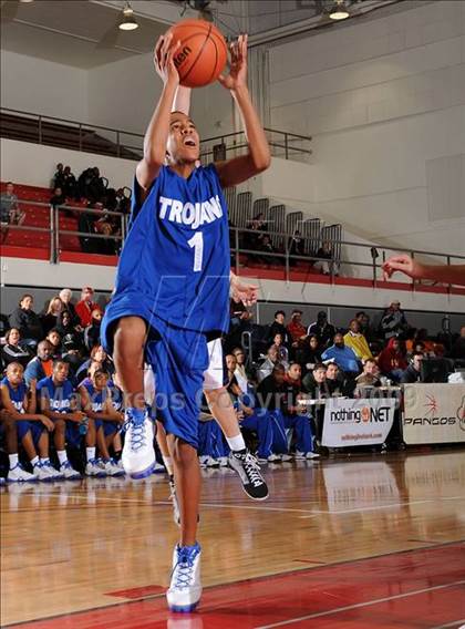 Thumbnail 2 in Lutheran vs. Brentwood (2009 Pangos Dream Classic) photogallery.