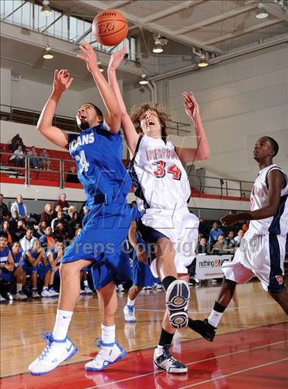 Thumbnail 1 in Lutheran vs. Brentwood (2009 Pangos Dream Classic) photogallery.
