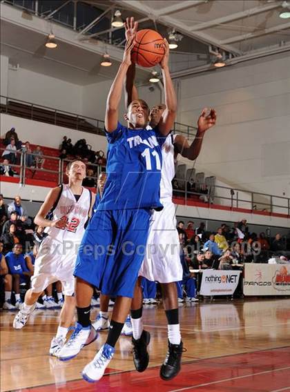 Thumbnail 1 in Lutheran vs. Brentwood (2009 Pangos Dream Classic) photogallery.