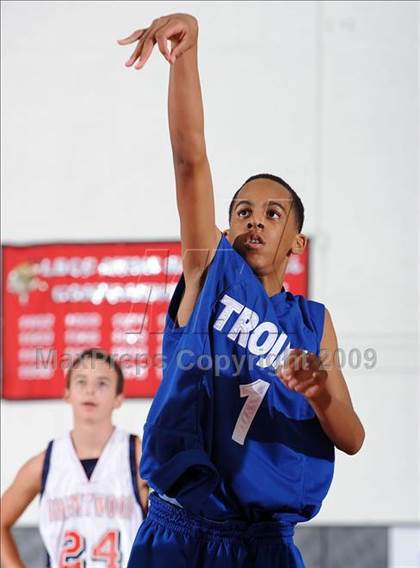 Thumbnail 1 in Lutheran vs. Brentwood (2009 Pangos Dream Classic) photogallery.