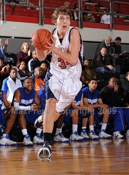 Thumbnail 3 in Lutheran vs. Brentwood (2009 Pangos Dream Classic) photogallery.