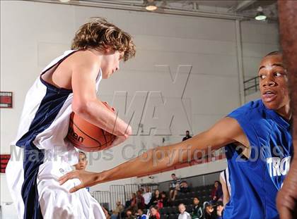 Thumbnail 1 in Lutheran vs. Brentwood (2009 Pangos Dream Classic) photogallery.
