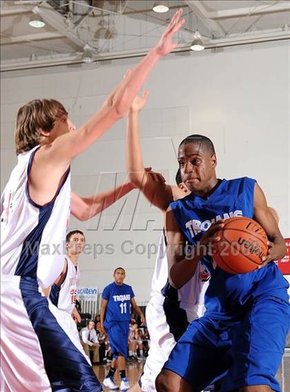 Thumbnail 3 in Lutheran vs. Brentwood (2009 Pangos Dream Classic) photogallery.