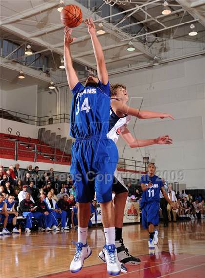 Thumbnail 2 in Lutheran vs. Brentwood (2009 Pangos Dream Classic) photogallery.