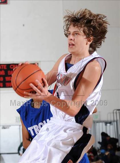 Thumbnail 1 in Lutheran vs. Brentwood (2009 Pangos Dream Classic) photogallery.