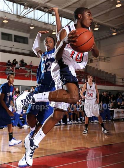 Thumbnail 1 in Lutheran vs. Brentwood (2009 Pangos Dream Classic) photogallery.