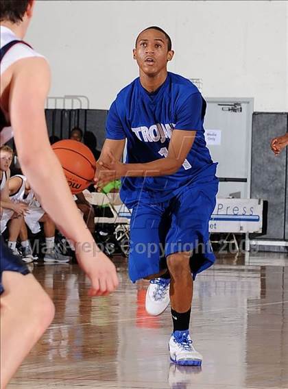Thumbnail 3 in Lutheran vs. Brentwood (2009 Pangos Dream Classic) photogallery.
