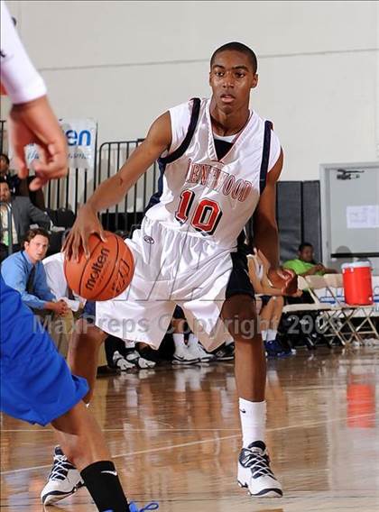 Thumbnail 2 in Lutheran vs. Brentwood (2009 Pangos Dream Classic) photogallery.