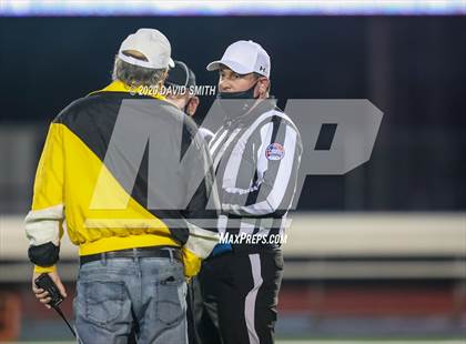 Thumbnail 2 in Maryville vs. Blair Oaks (MSHSAA Class 3 Championship) photogallery.