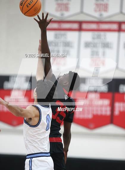 Thumbnail 2 in Corona Del Mar vs Coronado (Harvard-Westlake Winter Showcase) photogallery.