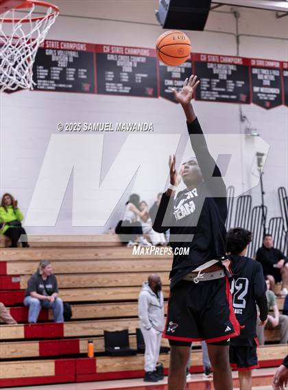 Thumbnail 3 in Corona Del Mar vs Coronado (Harvard-Westlake Winter Showcase) photogallery.