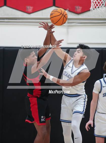 Thumbnail 2 in Corona Del Mar vs Coronado (Harvard-Westlake Winter Showcase) photogallery.
