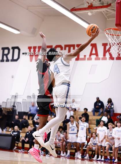 Thumbnail 2 in Corona Del Mar vs Coronado (Harvard-Westlake Winter Showcase) photogallery.