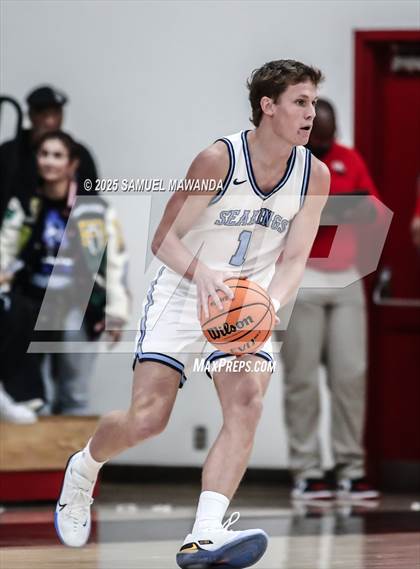 Thumbnail 3 in Corona Del Mar vs Coronado (Harvard-Westlake Winter Showcase) photogallery.