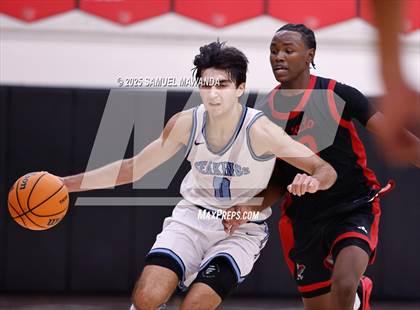Thumbnail 3 in Corona Del Mar vs Coronado (Harvard-Westlake Winter Showcase) photogallery.