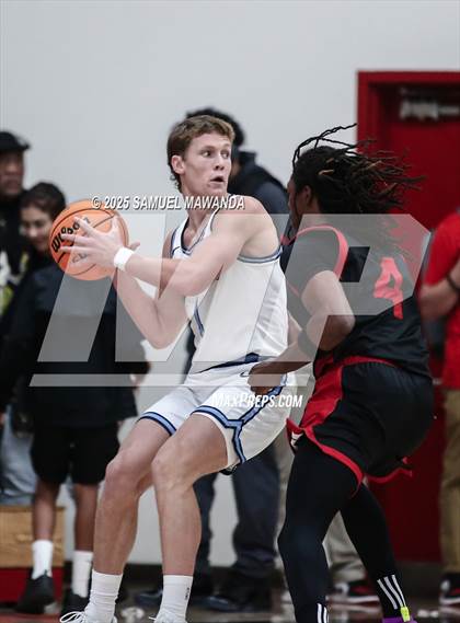 Thumbnail 2 in Corona Del Mar vs Coronado (Harvard-Westlake Winter Showcase) photogallery.