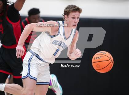 Thumbnail 3 in Corona Del Mar vs Coronado (Harvard-Westlake Winter Showcase) photogallery.