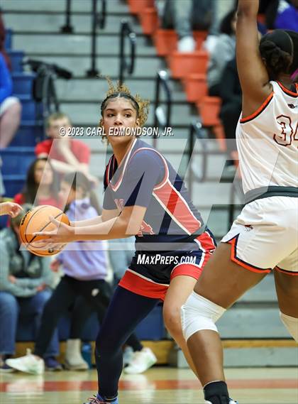 Thumbnail 2 in Oakland @ Blackman (TSSAA 4A District 7 Final) photogallery.