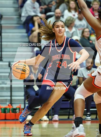 Thumbnail 2 in Oakland @ Blackman (TSSAA 4A District 7 Final) photogallery.